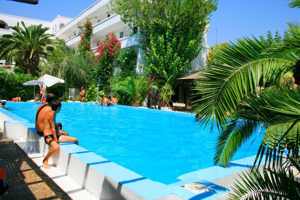 Siagas Beach Hotel Agii Theodori Exterior foto